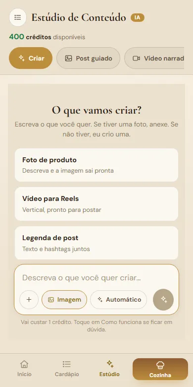 Tela do Estúdio de Conteúdo no celular: opções Foto de produto, Vídeo para Reels e Legenda de post, e um campo para descrever o que criar.